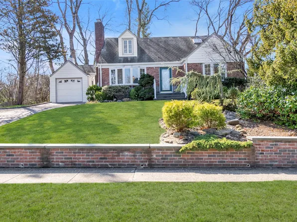 66 Murray Avenue, Port Washington, NY 11050