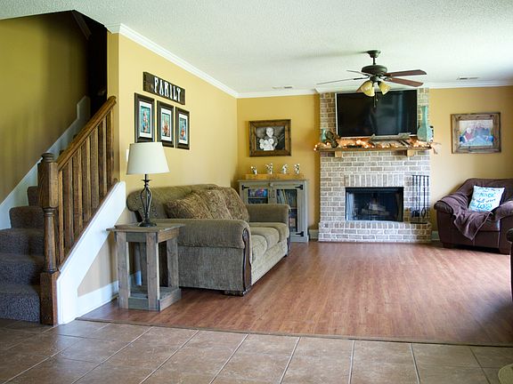 5th image of 8107 Woodson Dr