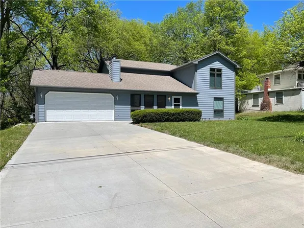 1014 Grove St, Baldwin City, KS 66006