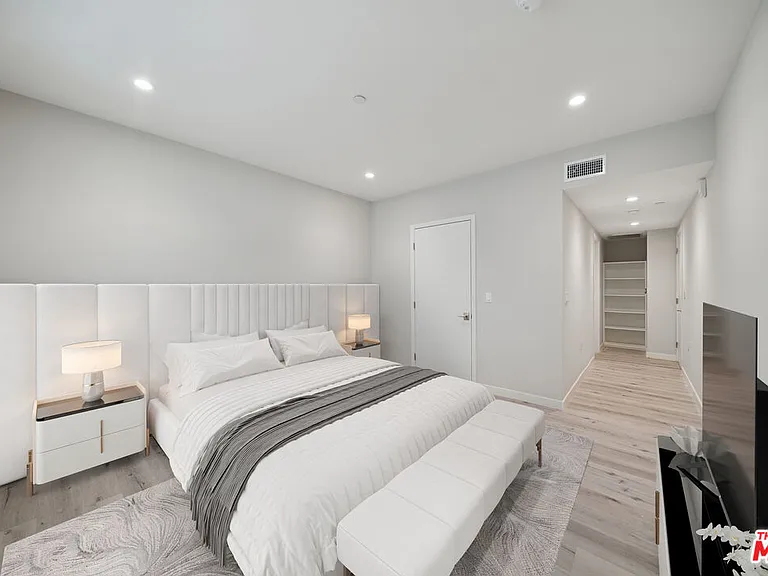 1051 S Corning St #102 — Photo 15
