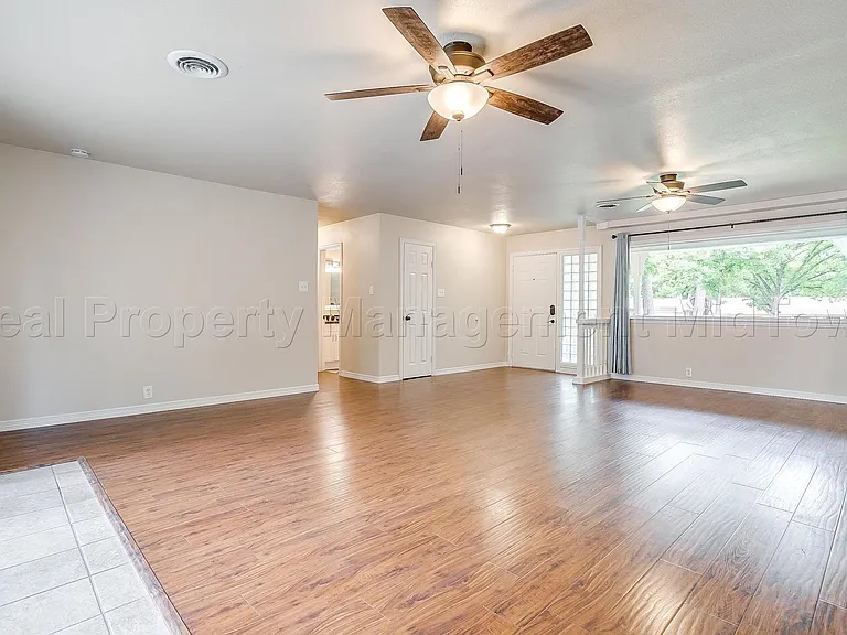 1813 Thomas Pl — Photo 8