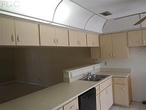 4th image of 4824 SW 23rd Ave