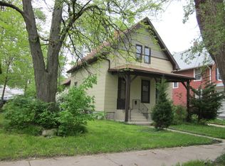 335 Spruce St, Aurora, IL 60506