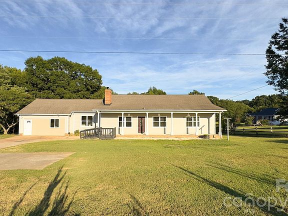 2nd image of 3014 Morgan Mill Rd