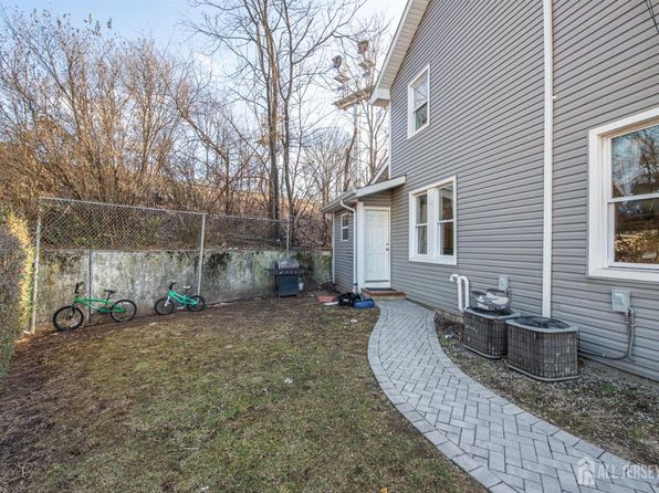 495 Bound Brook Rd, Dunellen, NJ 08812
