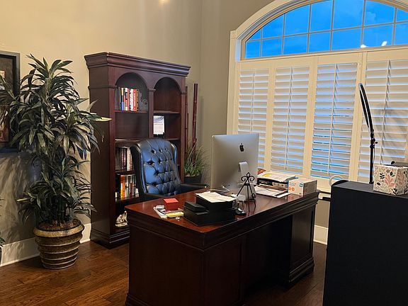5th image of 344 Kendallwood Dr