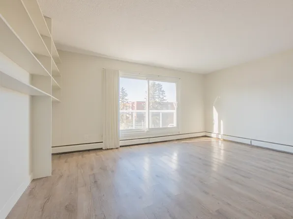 10139 155th St NW #303, Edmonton, AB T5P 2L6