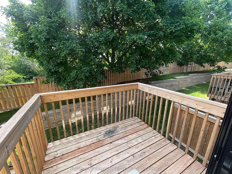 51 Sparrow Ave #20 — Photo 13