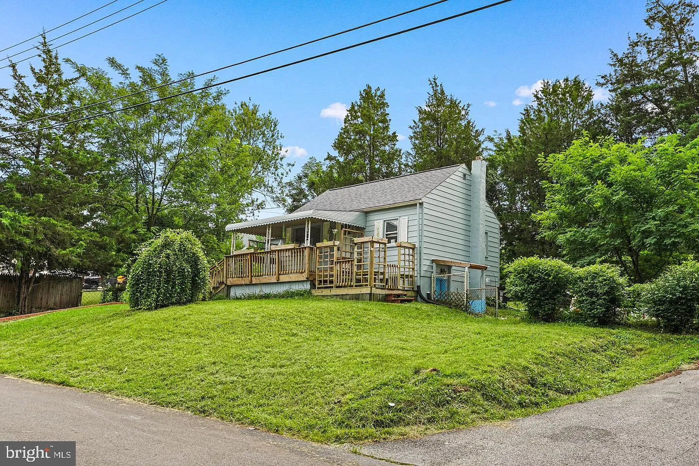 3 bed, 1.0 bath, 837 sqft, $2,250 — Photo 2