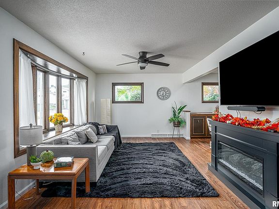 3rd image of 1138 Fairlane Dr