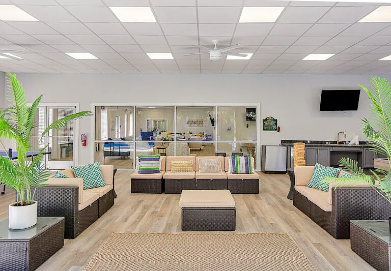 LTL Royal Palms Baton Rouge MT LLC — Photo 12
