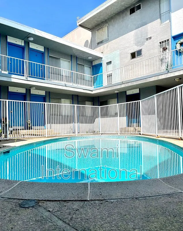 2 bed, 2.0 bath, 950 sqft, $2,295 — Photo 4