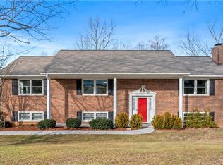 1395 Glen Oaks Rd, Clemmons, NC 27012