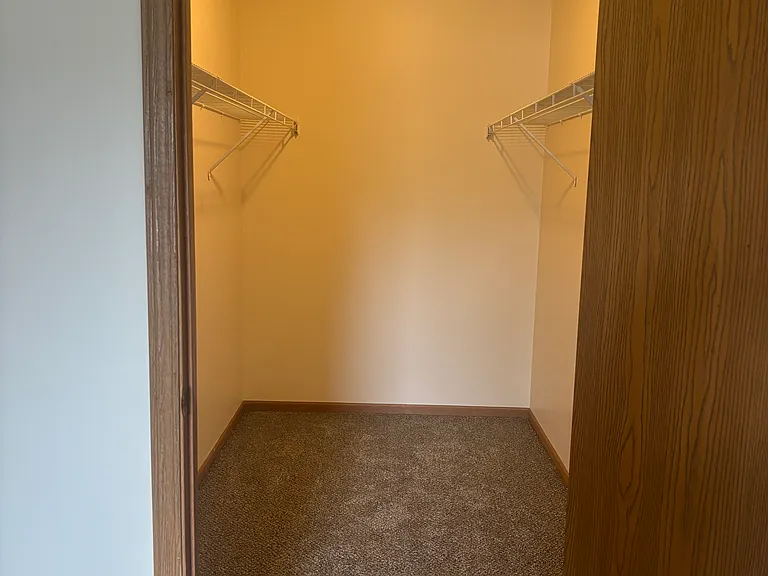 Cedar Cliff Apartments — Photo 9