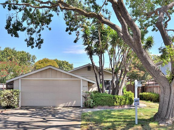 2nd image of 2113 Santa Cruz Ave