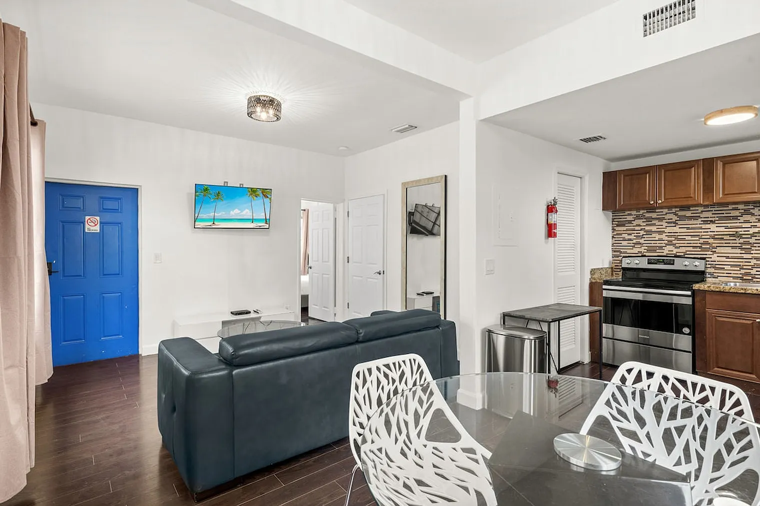 1 bed, 1.0 bath, $4,154 — Photo 4