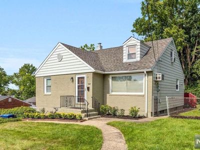422 Thompson St, Hackensack, NJ, 07601