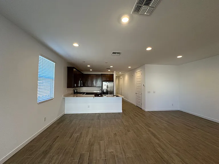 3228 W Morning Vista Ln — Photo 8