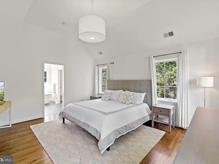 3901 Woodbine St — Photo 26