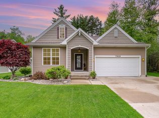 7629 Mammoth Pines Dr, Midland, MI 48642