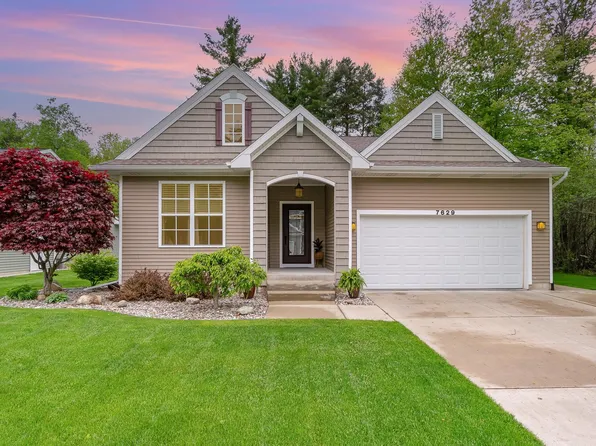7629 Mammoth Pines Dr, Midland, MI 48642