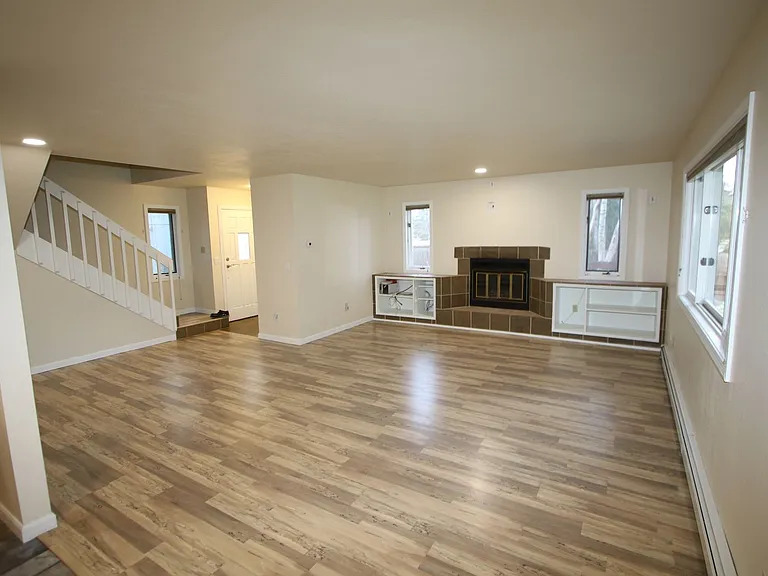 5941 Keyann Cir — Photo 3
