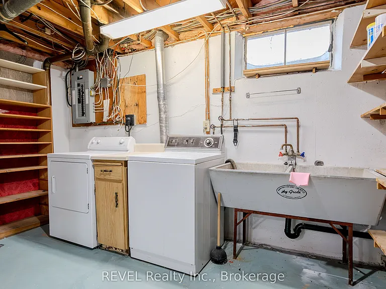 19 Woodington Cres — Photo 26