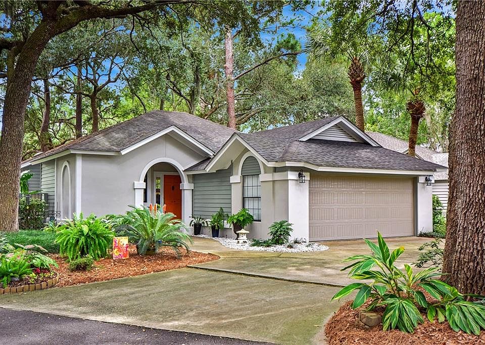 1st image of 41 W Lake Dr