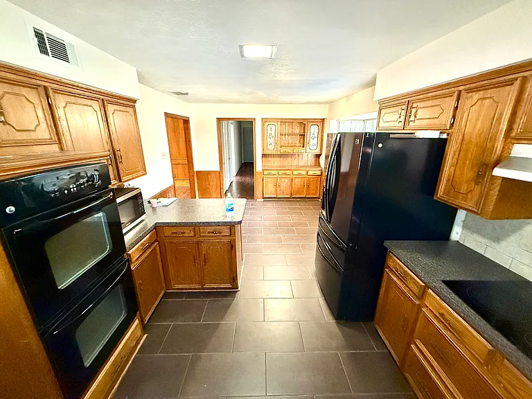 kitchen/dining