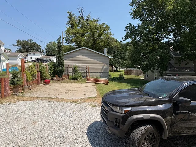 165 S 3rd St — Photo 1