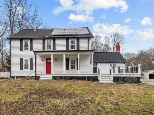 7-8 Nine Heroux Dr, North Smithfield, RI 02896