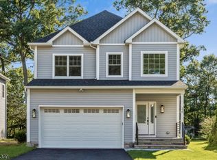 26 Glannon Rd, Livingston, NJ 07039