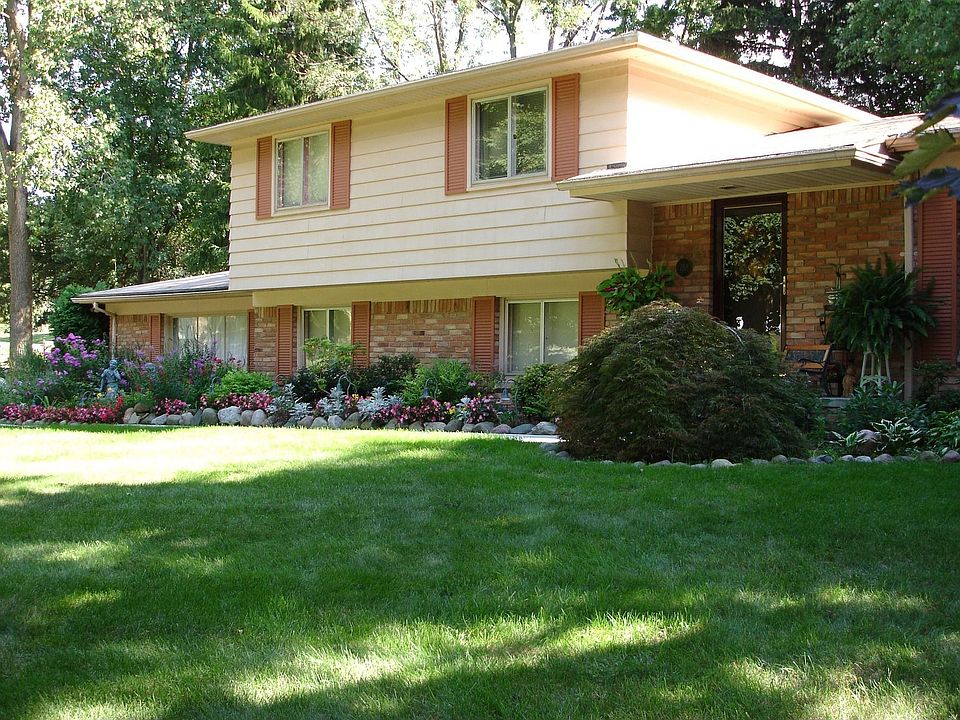 1st image of 788 Robinhood Cir