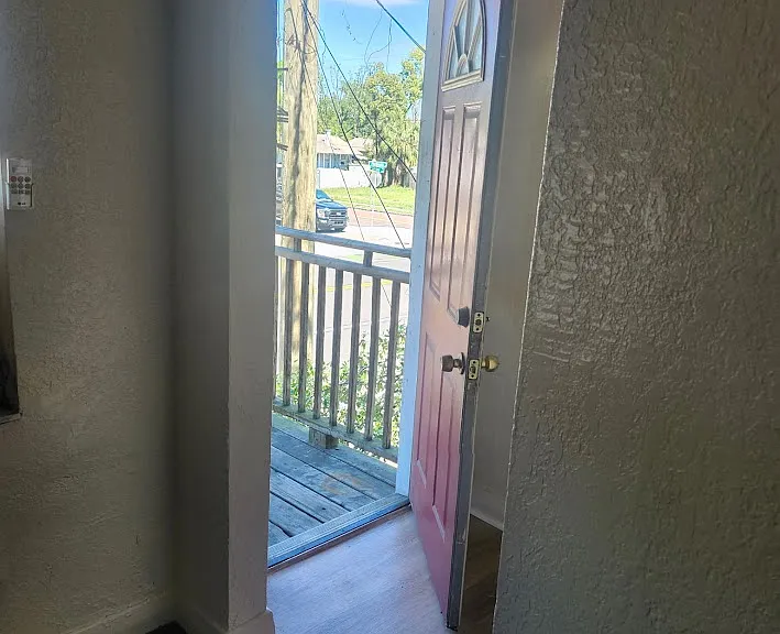 415 E Floribraska Ave #B — Photo 3