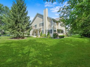 652 Silver Creek Rd, Woodstock, IL 60098