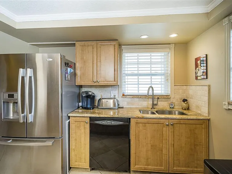 338 Waterside Dr — Photo 8