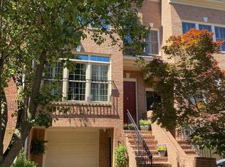 1521 N Colonial Ct, Arlington, VA 22209