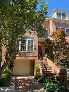 1521 N Colonial Ct, Arlington, VA, 22209