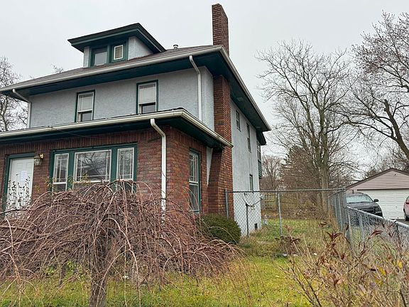 2nd image of 188 Hubbard St