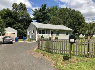 10 Diane St, Palmer, MA 01069