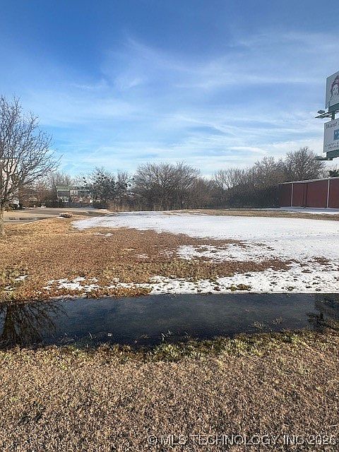 1st image of 609 Bryan Dr