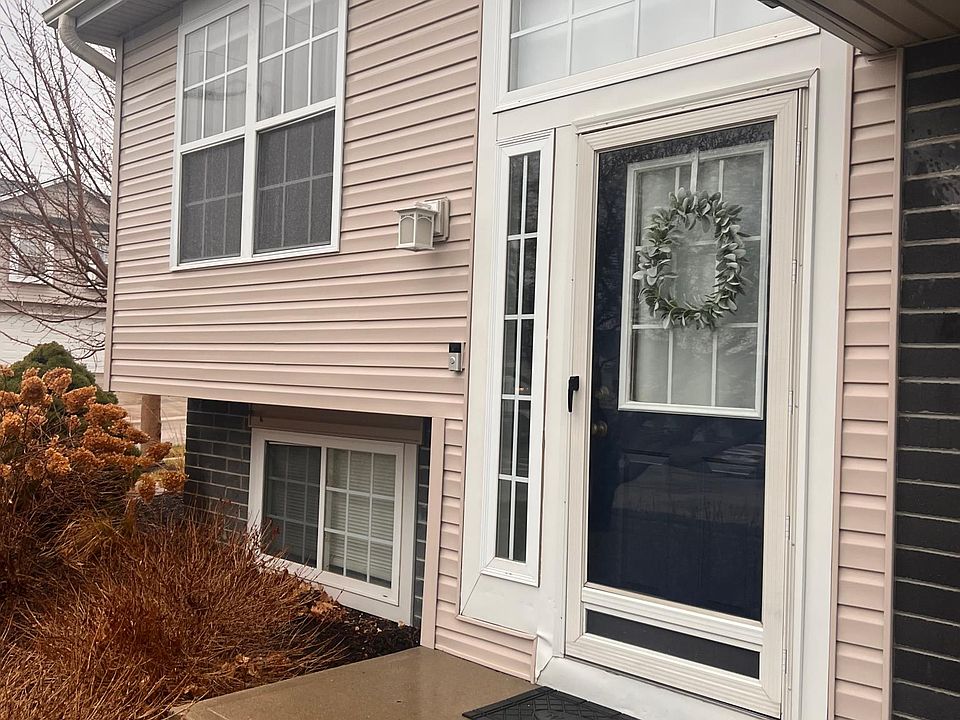 1st image of 2102 N 167th Cir
