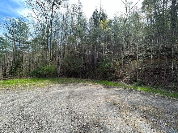 3rd image of 177 Hiwassee Cir