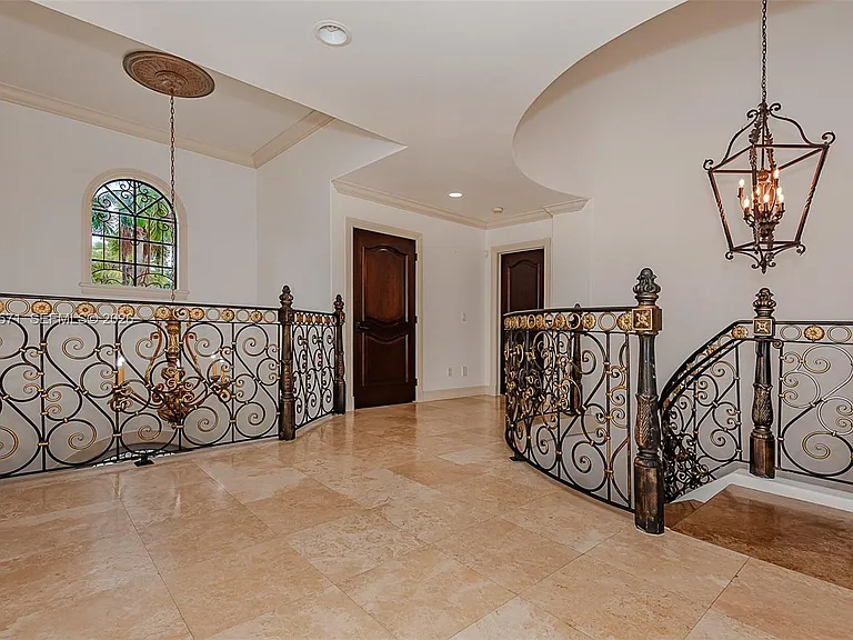 674 Ocean Blvd — Photo 23