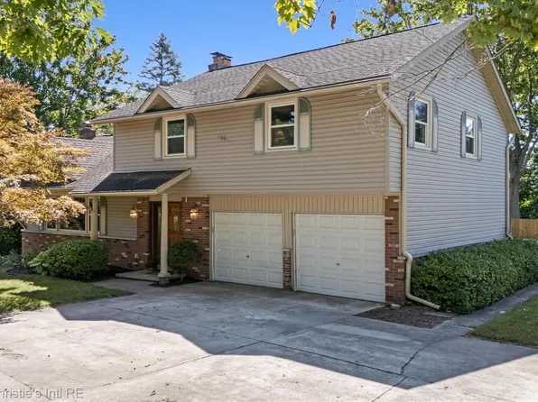 4491 N River Rd, Fort Gratiot, MI 48059