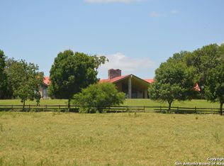 1780 Fm 3176, Devine, TX 78016