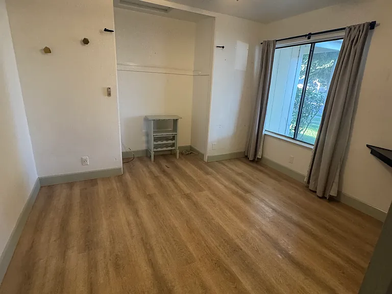 2211 N Pinkham St — Photo 16