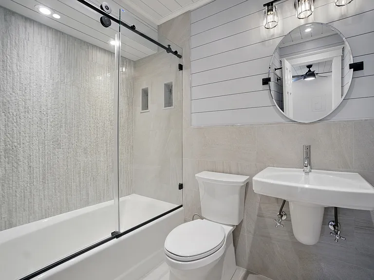 100 Pinewood Rd #128 — Photo 33