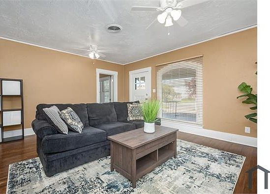 5th image of 3536 E Kerckhoff Ave