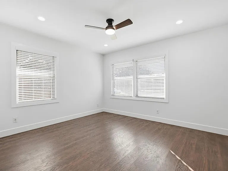 6207 Royal Ln — Photo 16